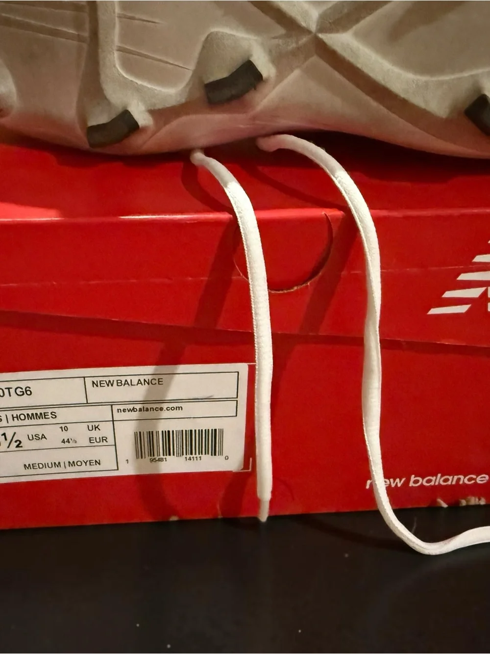 New Balance White Men's Baseball Cleats with Black Logo - Picture 7 of 8